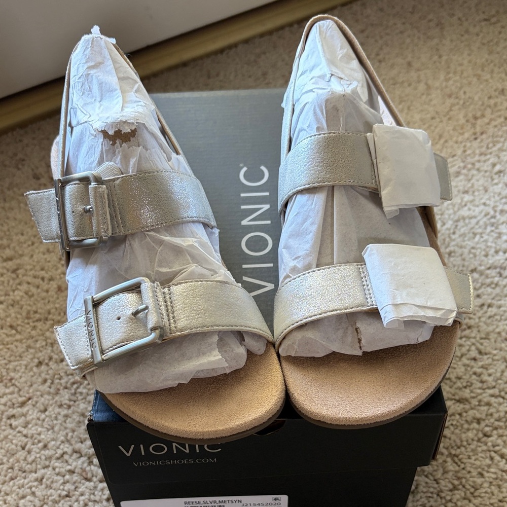 Vionic Women's Metallic Sandals